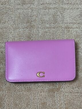 Coach Essential Leather Wallet